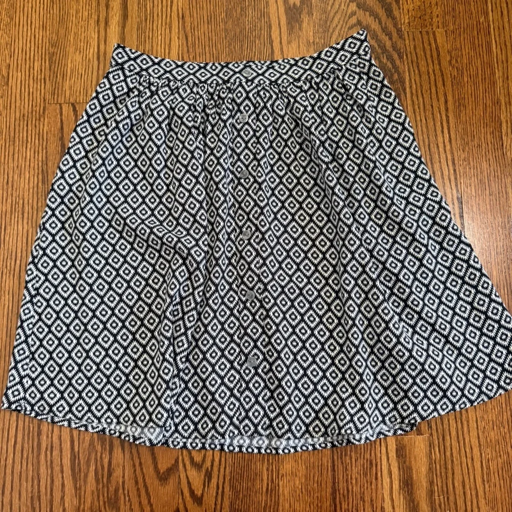Ann Taylor LOFT Petite Black White Geometric Skirt Size 00P
